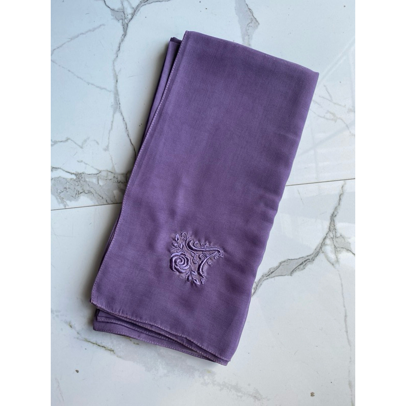 SALE Plain Scarf Paris Polos by Ayu Dyah Andari Ayudyahandari