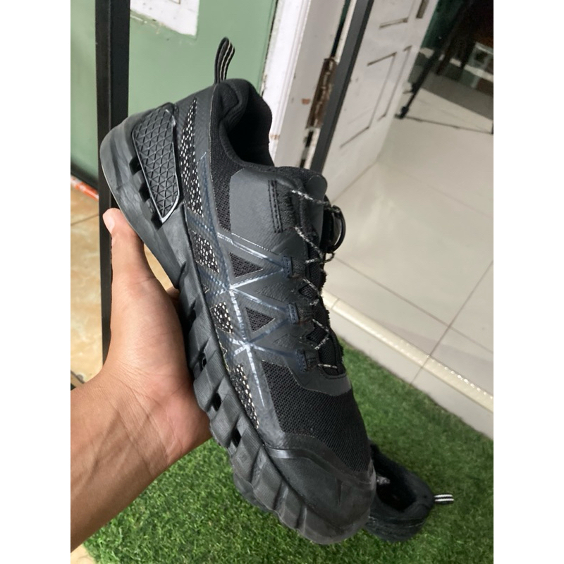sepatu trail running / hiking TNF 40,5