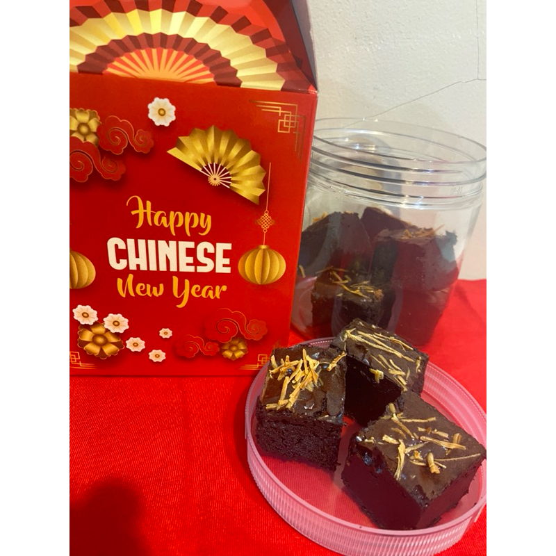 

CNY HAMPERS FUDGY BROWNIES CHINESE NEW YEAR HAMPERS SIMPLE