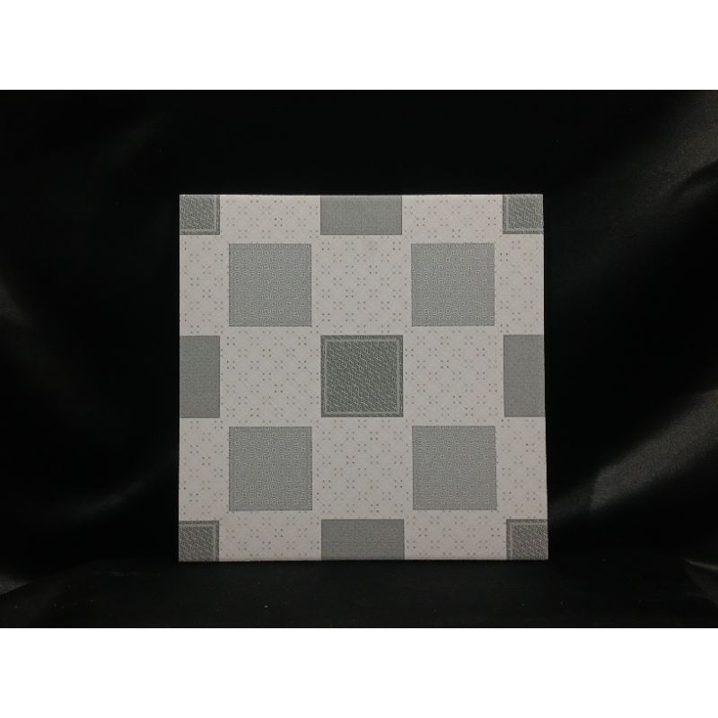 KERAMIK LANTAI KAMAR MANDI 25X25 AMAYA GREY