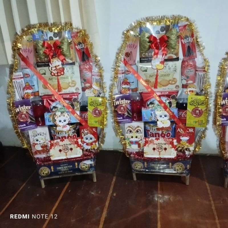 

parcel imlek / tahun baru / Chinese new year