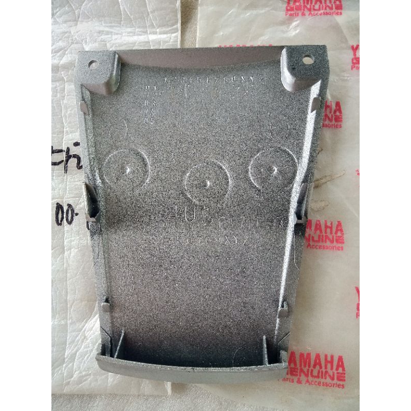 cover tail pad sambungan bodi belakang F1ZR 4US-F171E silver LGM3 non lubang original