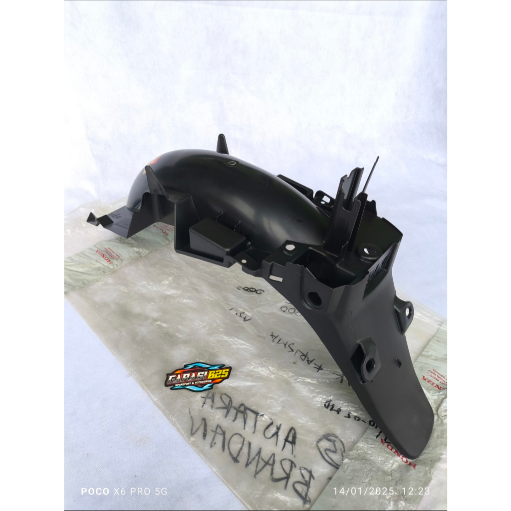 80100-KPH-881 fender rear spakbor slebor belakang kharisma D 125 original AHM
