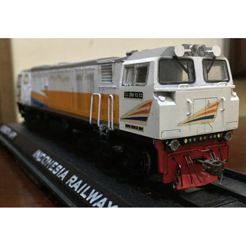 Miniatur Lokomotif Kereta Api Indonesia seri CC 206 skala 1:76 Produk Railindo