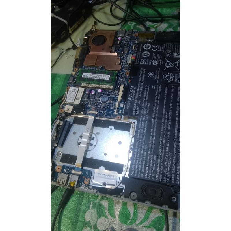 motherboard/mobo Acer aspire V5-132