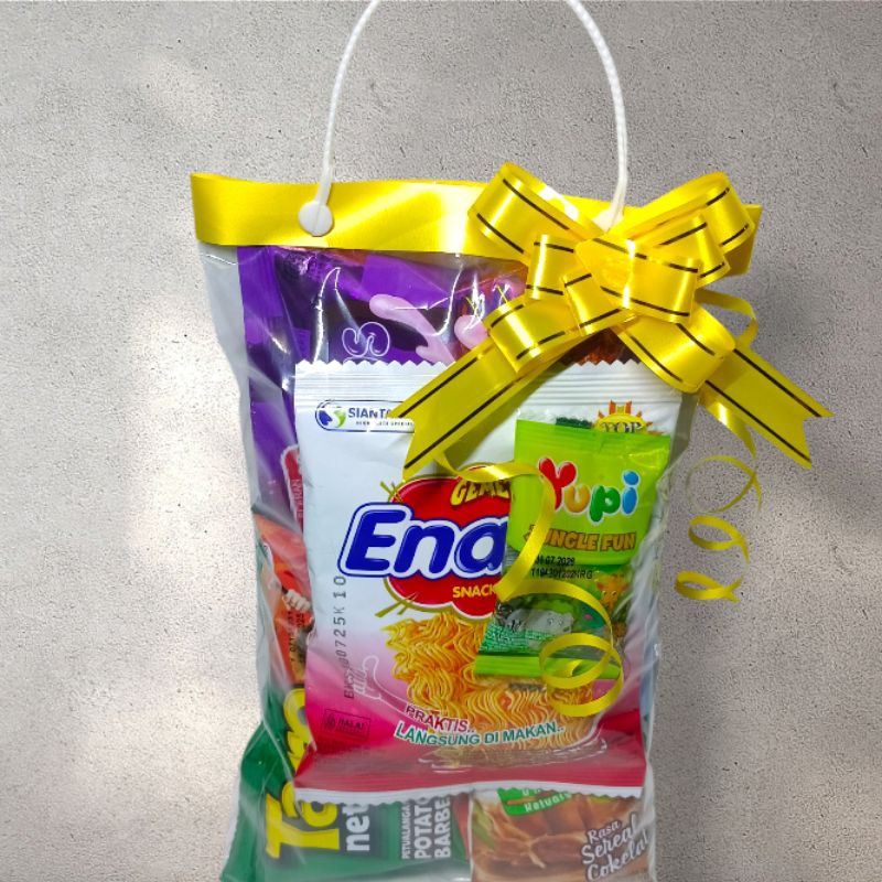 

PAKET SNACK ULANG TAHUN TERMURAH / BINGKISAN ULANG TAHUN ANAK KEMAS PITA