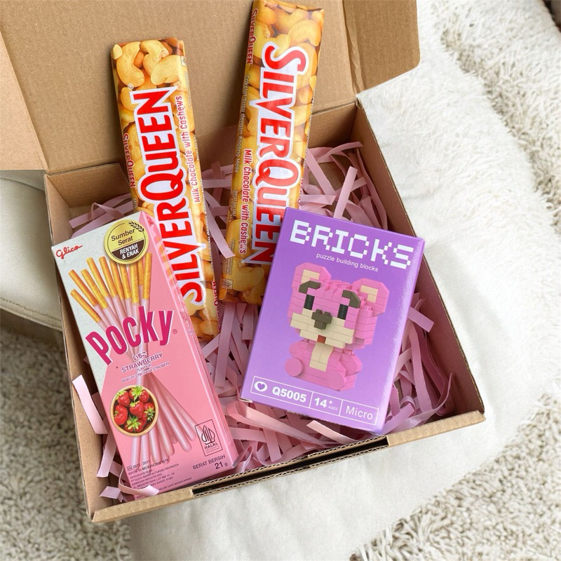 

HAMPERS COKLAT OREO BLACKPINK POCKY BONEKA VALENTINE EDISI BIRTHDAY KADO BUNGA