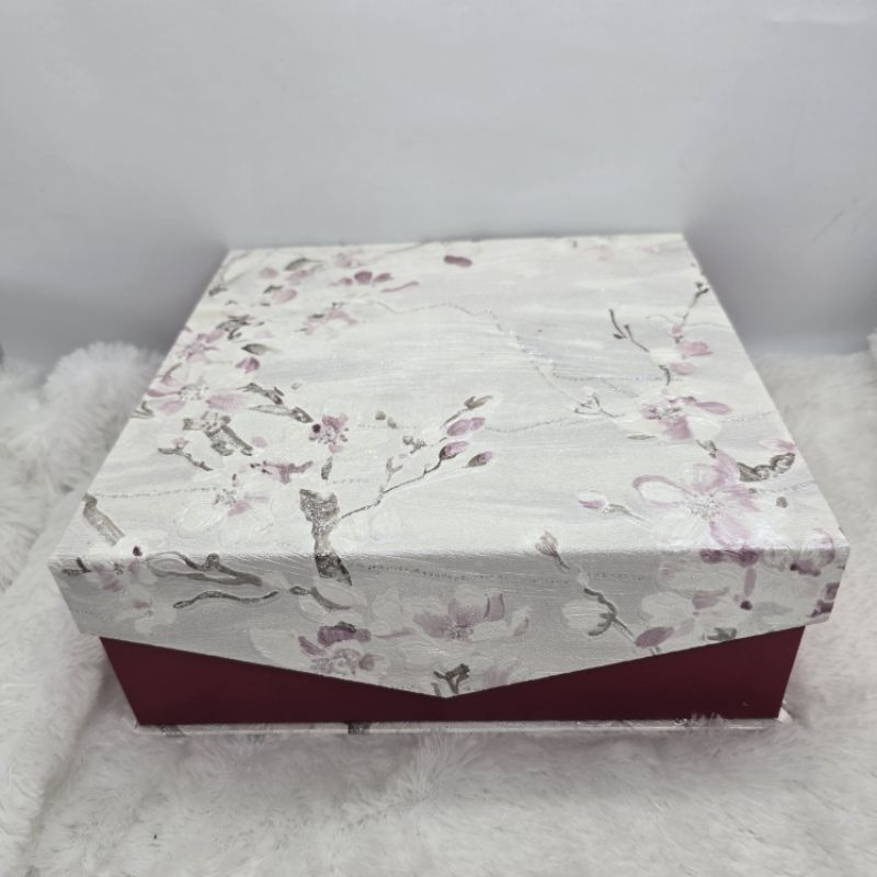 

Box Hamper MD wallpaper 20x20x8cm / kotak kue hardbox/wallpaper