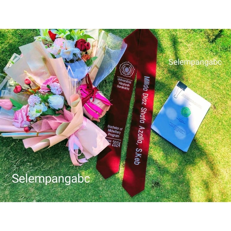 Selempang Wisuda Leher Bludru 2 Lapis