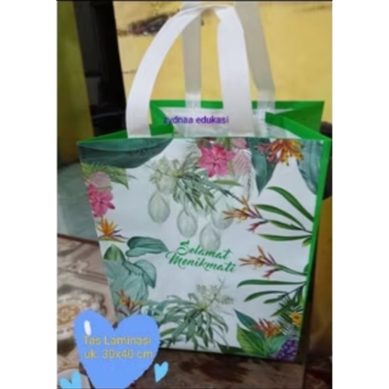 

Tas Berkat Laminasi Tas Mika Tas Hajatan Ukuran 30 cm x 40 cm