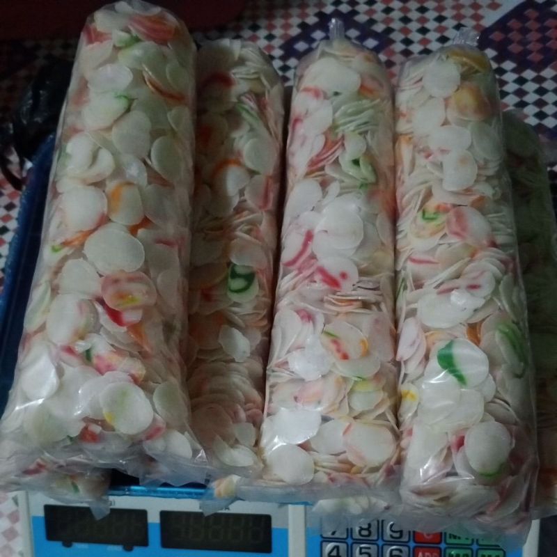 

AHSYTA STORE | KRUPUK PESTA MENTAH KEMASAN 250GR
