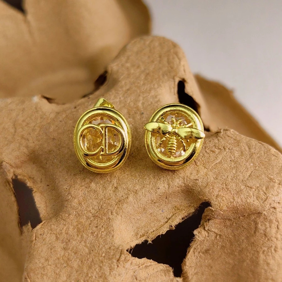 Anting Stud Zircon Huruf CD Lebah Wanita Emas 18K