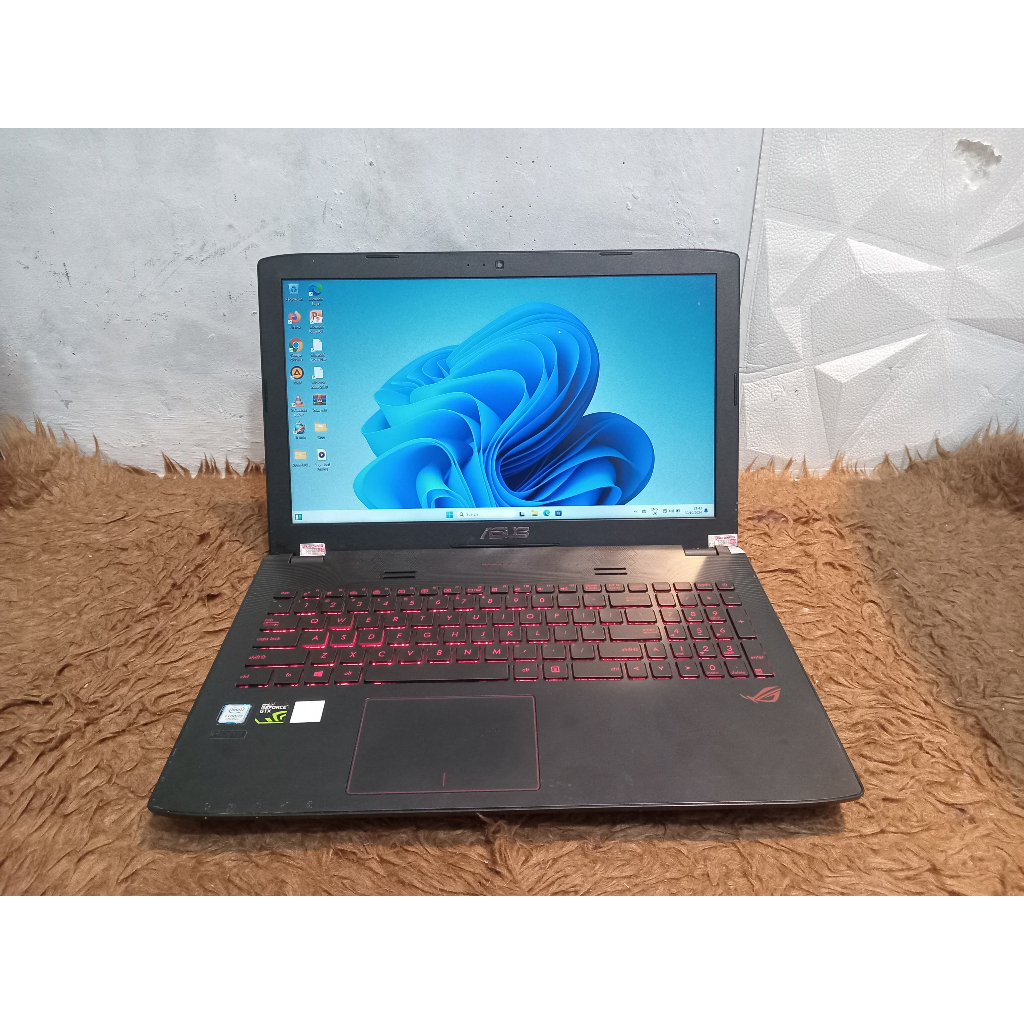 Laptop ASUS GL552V REPUBLIC OF GAMERS core i7 gen7 ssd 280gb hdd 1tb ram 8gb NVIDIA GEFORCE GTX 950M