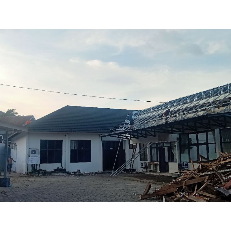 1,paket renofasi bokar pasang atap rumah kayu Gati baja ringan atap genteng metal pasir