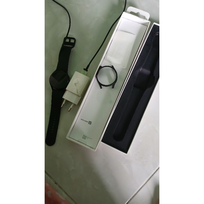 Samsung Galaxy Watch 4 40MM BLUETOOTH UNIT RESMI Erafone Kelengkapan ORI semua