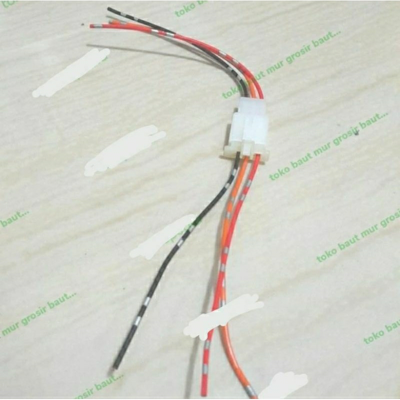 Socket Sambungan / Socket 3 pin kabel bintik