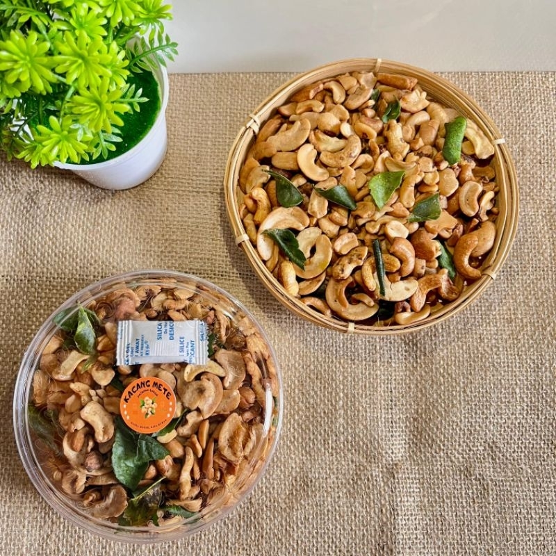 

Mete patahan siap makan 1 toples rasa gurih daun jeruk