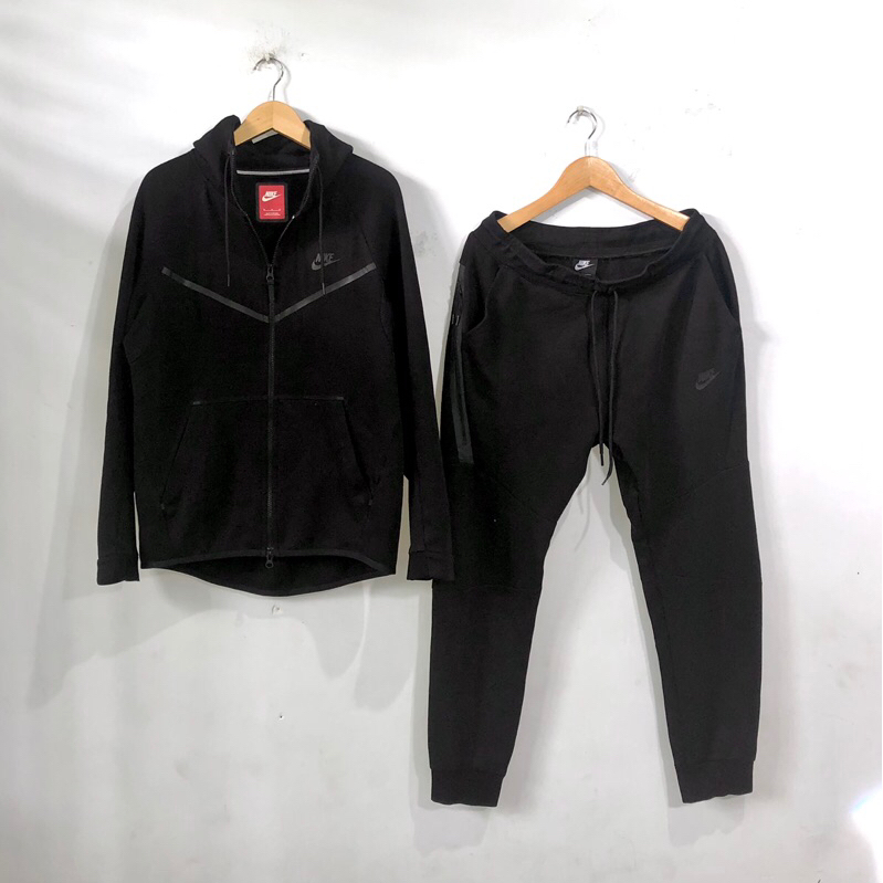 One set Nike Tech Fleece Second Original