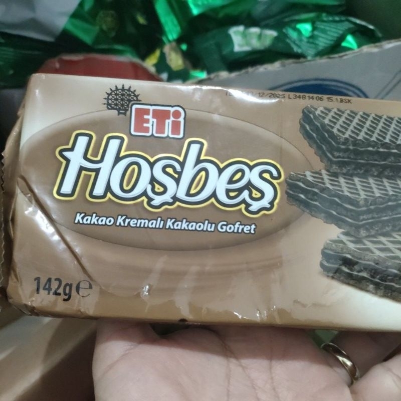 

wafer dari Eti dengan rasa coklat