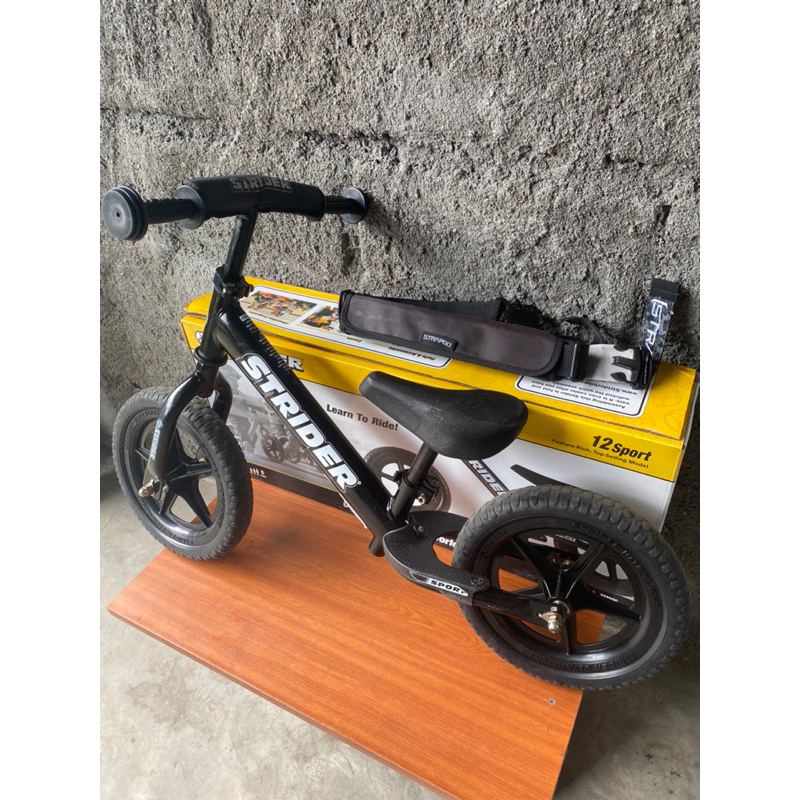 Preloved Balance Bike Strider 12 Sport Black