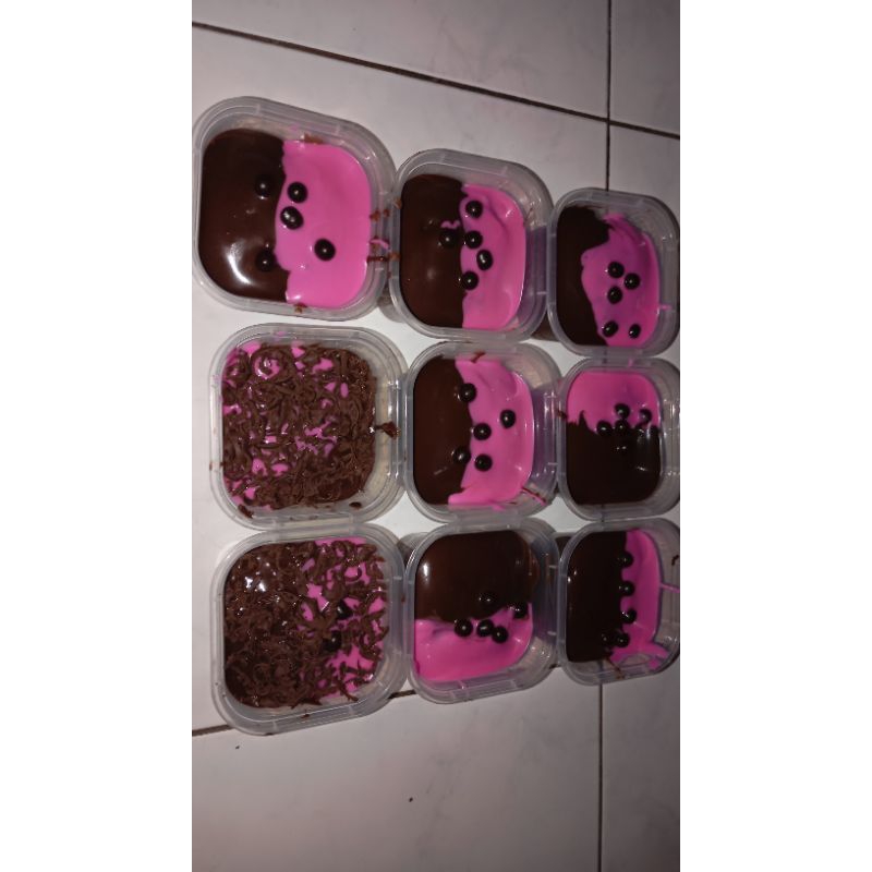 

[MINIMAL 5] BROWNIES COKLAT STRAWBERRY KEJU MURAH
