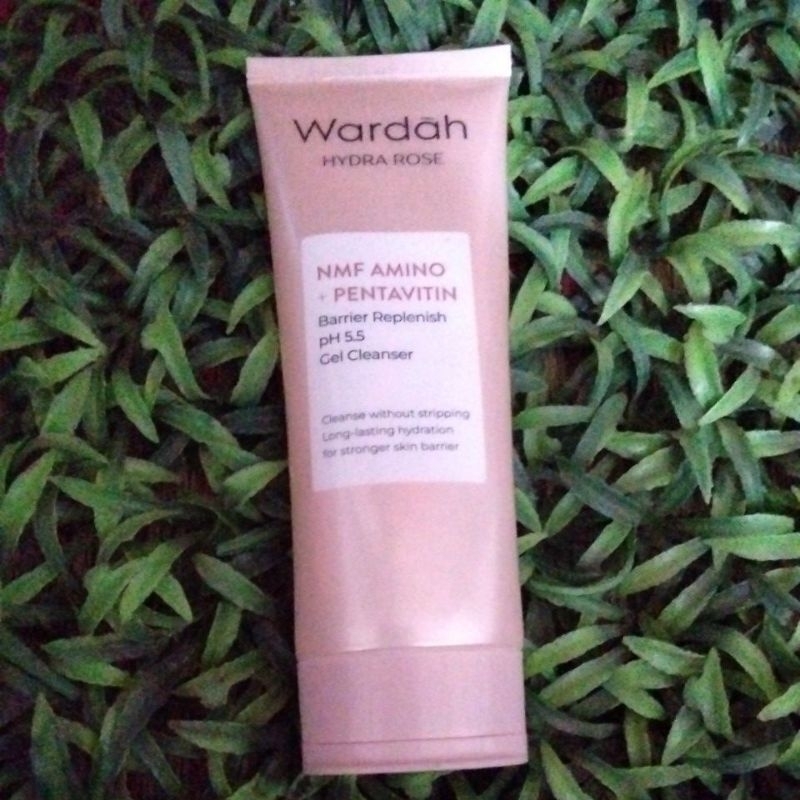 Wardah hydra rose facial foam