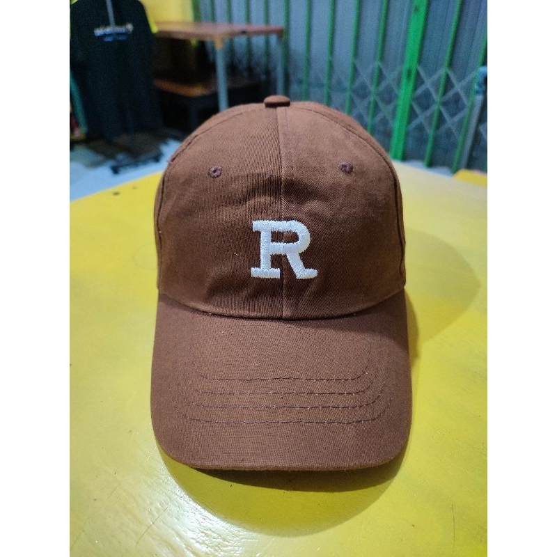 Topi Caps Logo R Coklat