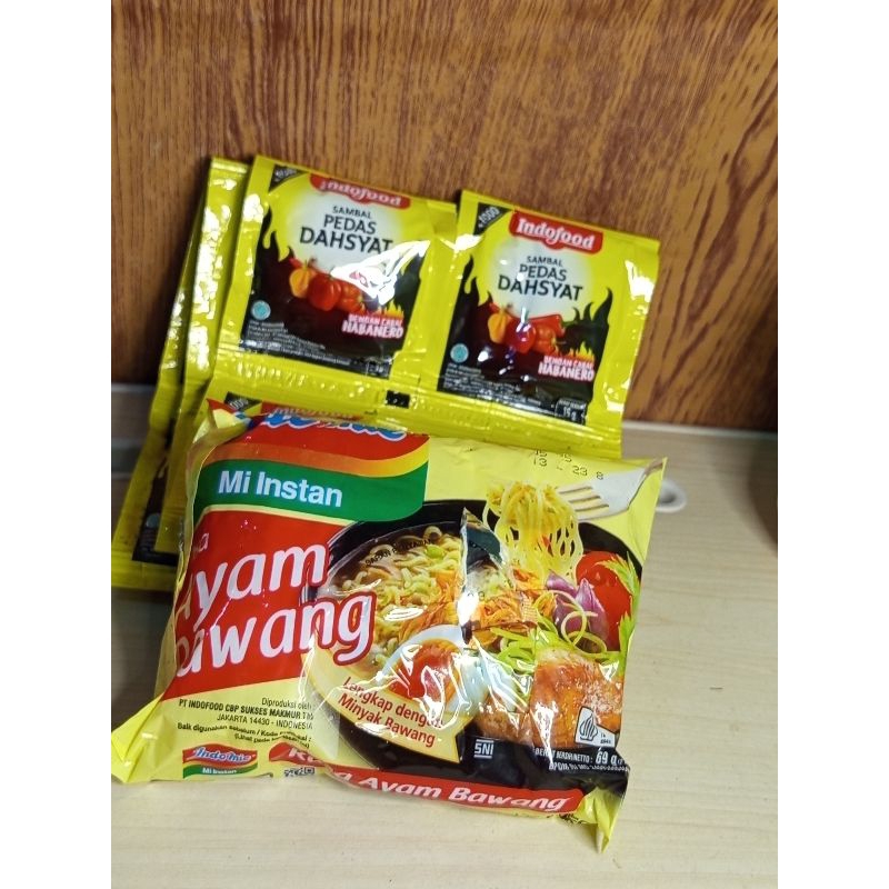 

Sambal pedas dahsyat indofood sachet/15g/20 sachet bonus indomie ayam bawang