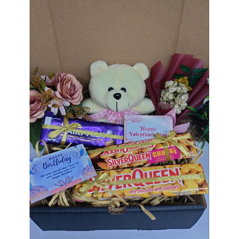 

Hadiah Gift Box/ Hampers Boneka bear / kado valentine Ulang tahun dan wisuda