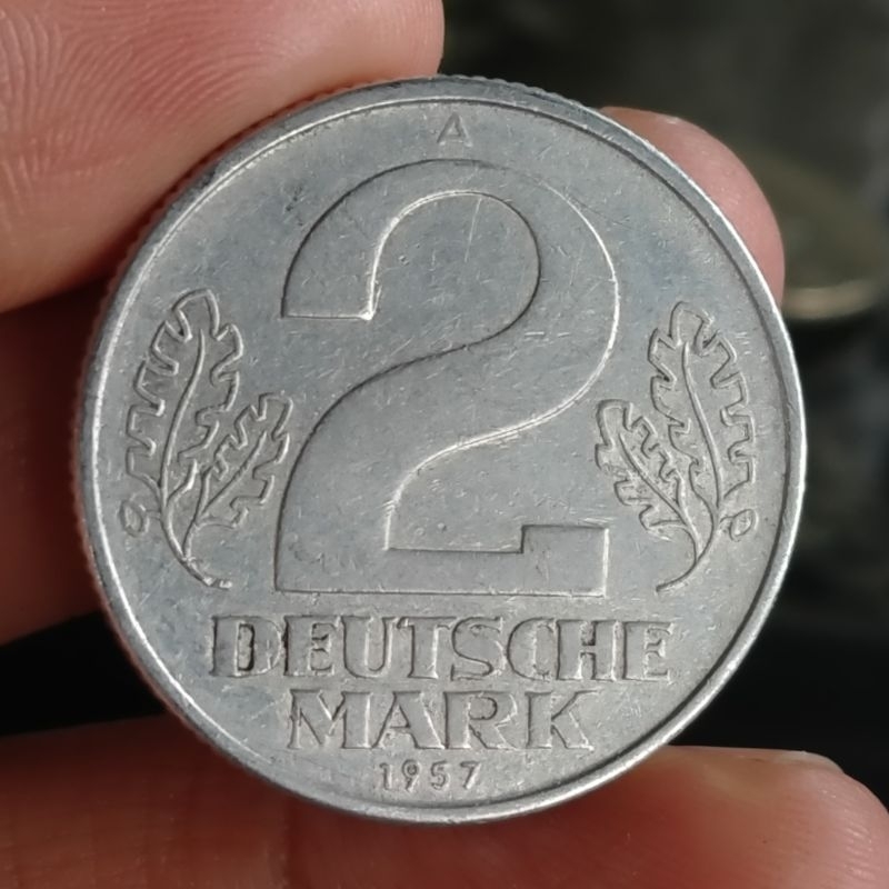 Koin Jerman Timur 2 Deutsche Mark (tahun acak) koin tebal