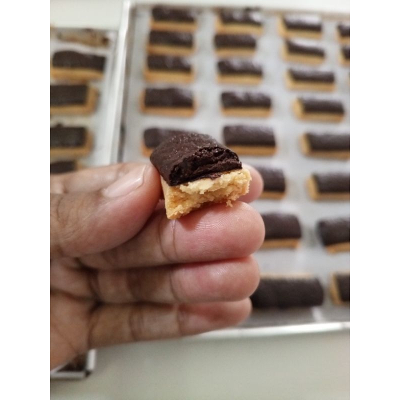 

Kue Kering Cokelat Hitam