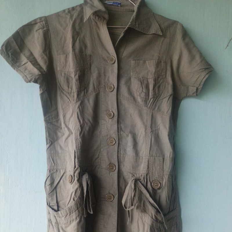 preloved kemeja hijau army wanita