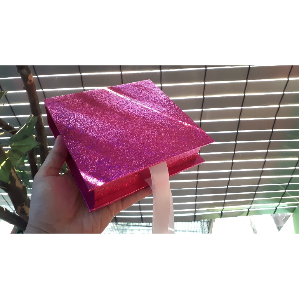 

Hampers Book 20x20x3Cm Exclusive