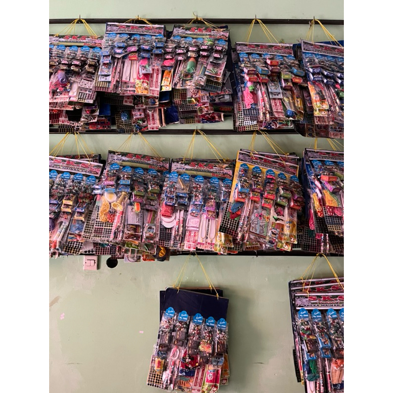 Mainan eceran grosir serba 2000