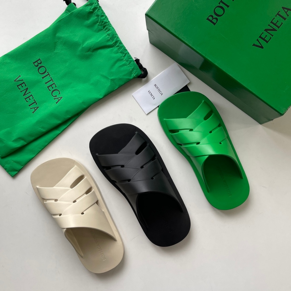 新品未使用】 BOTTEGA VENETA ジュリーラバーサンダル 白 37（エルメス 