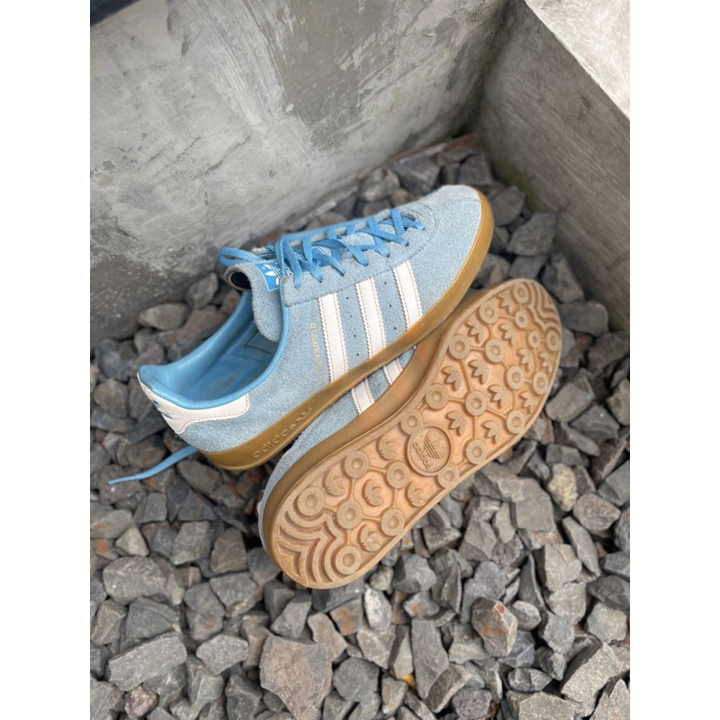 Adidas Broomfield light blue size 42