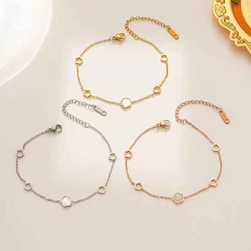 F1 gelang clover putih mini cantik titanium asli