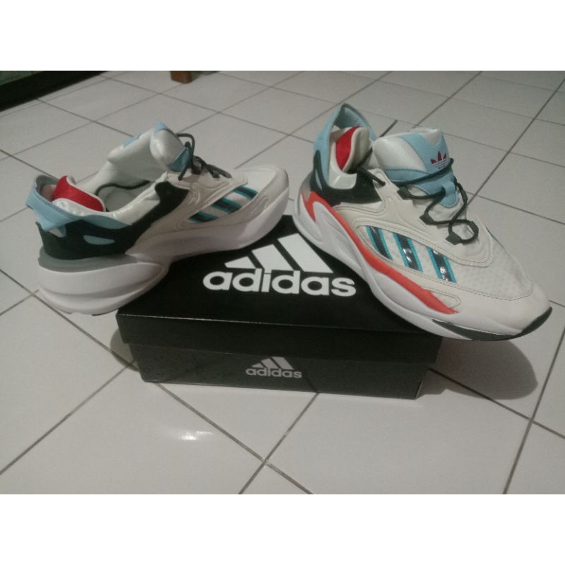 sepatu Adidas size 42