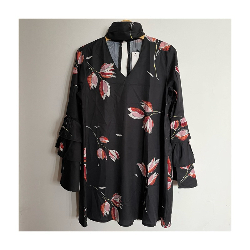 [PRELOVED] - Black Flowery Dress Tunik | Atasan Branded Murah | Baju Wanita Lengan Panjang Motif Bun