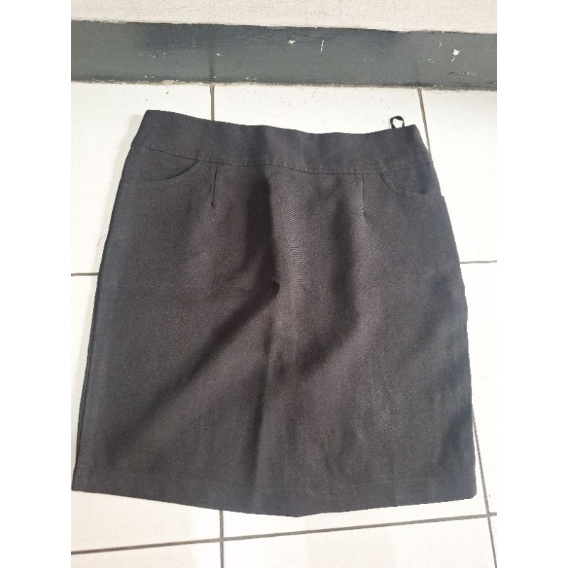 Preloved Rok Span Hitam XL
