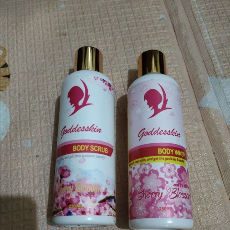 Bundling dapat 2 Goddesskin Body wash & body scrub PL