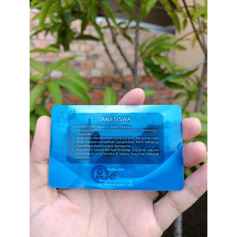 

Cetak Kartu Pelajar/Mahasiswa/KTA/Nametag pegawai/Organisasi