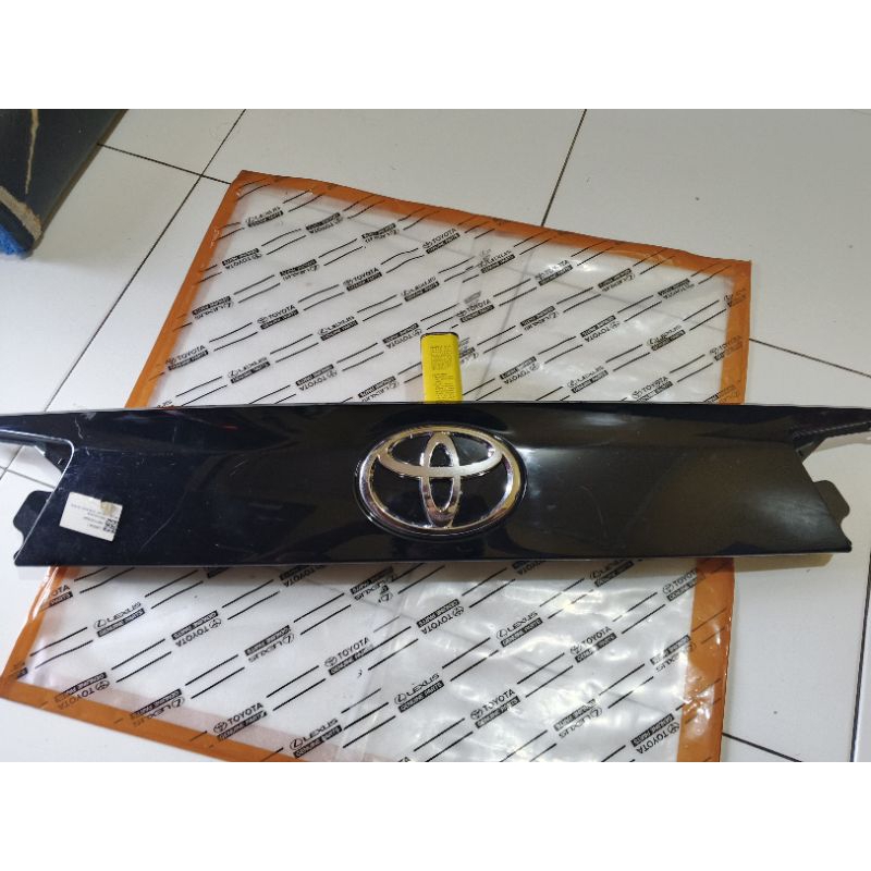 Trunklid Innova Reborn Original