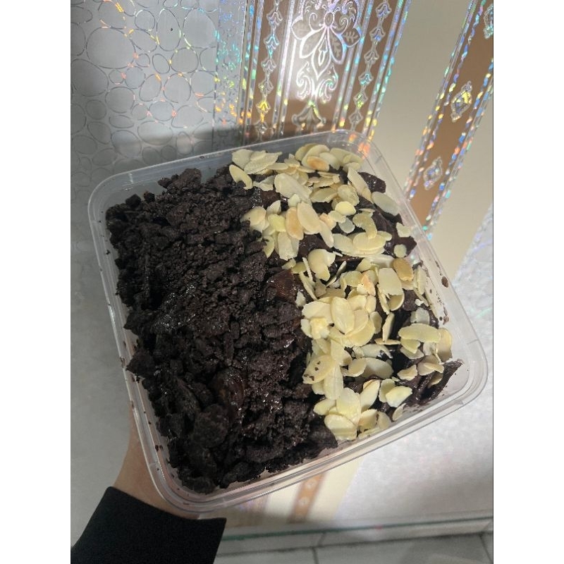 

KRIPIK PISANG LUMER KRISPY TOPING OREO, KACANG ALMOND KEMASAN 170gr 260gr 500gr