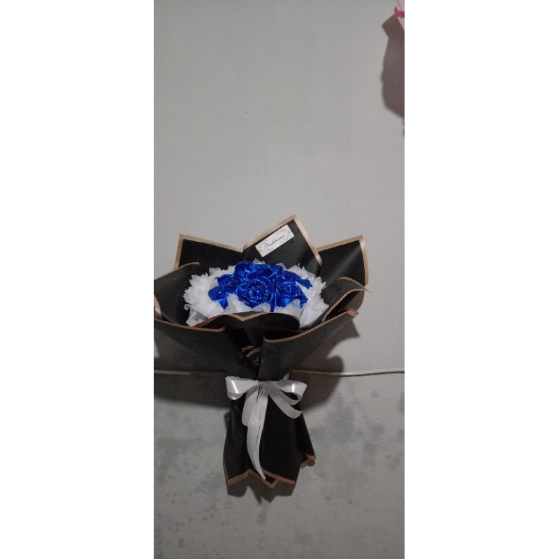 

BUKET BUNGA PITA SATIN 7 TANGKAI