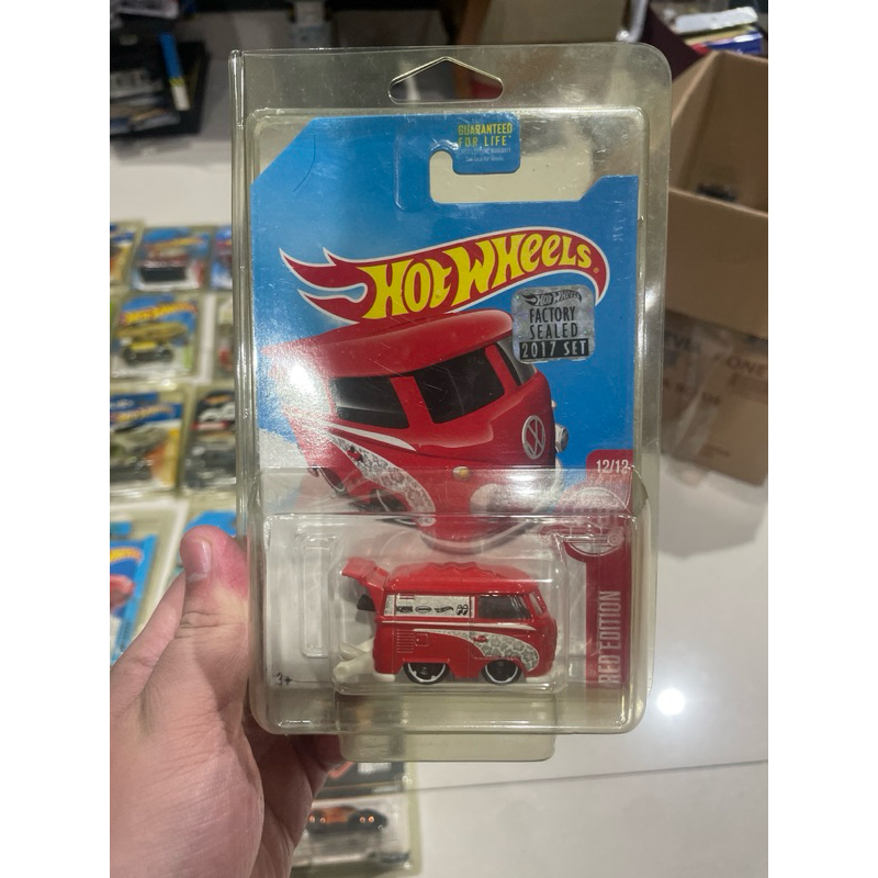 cool kombi Hot Wheels Factory Sealed resi edition 2017