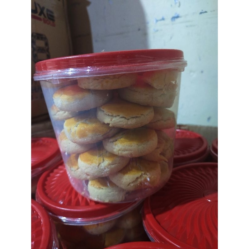 

Kue Kacang Khas Jember Kemasan Toples 900 Gram