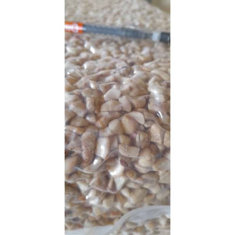

Kacang Mete Hancuran