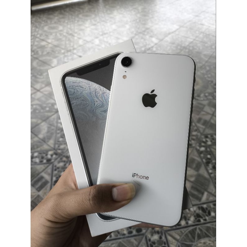 iPhone XR 64 GB iBox