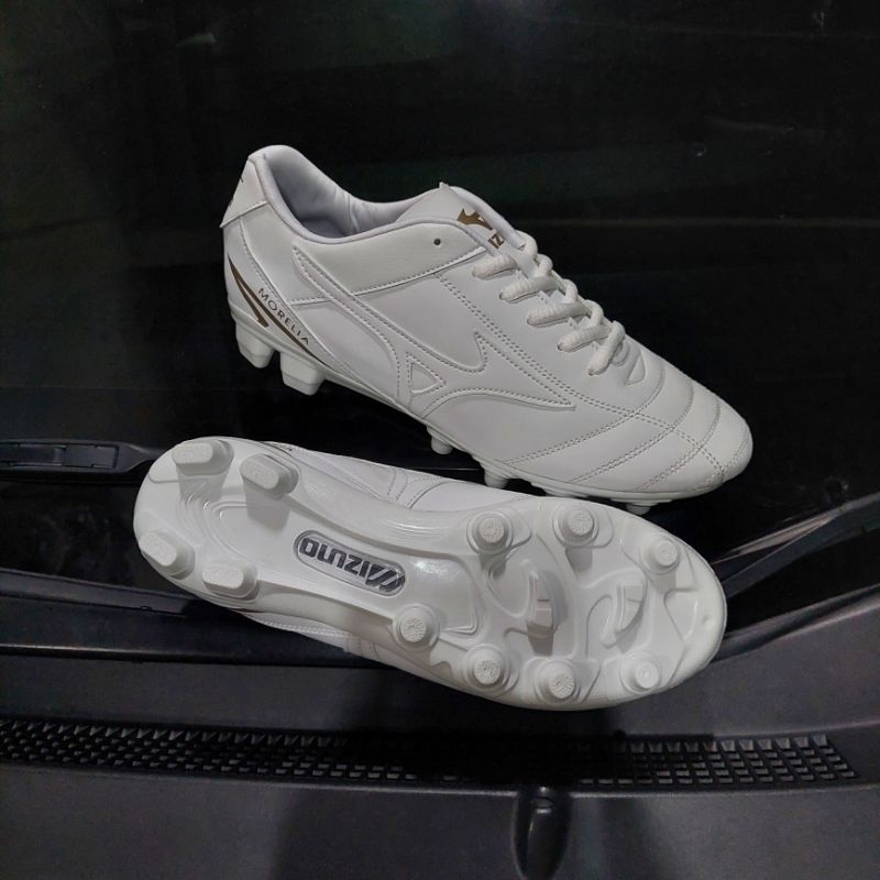sepatu sepak bola MIZUNO